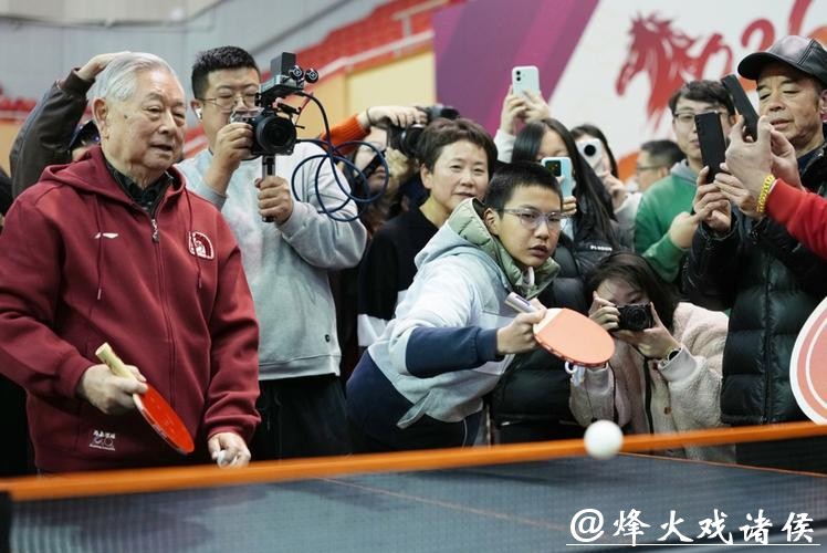 小球转不停，21年新民晚报红双喜杯的乒乓情缘串起上海暖心故事